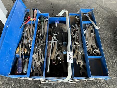 Gedore Werkzeugkiste bef�llt mit Handwerkzeug