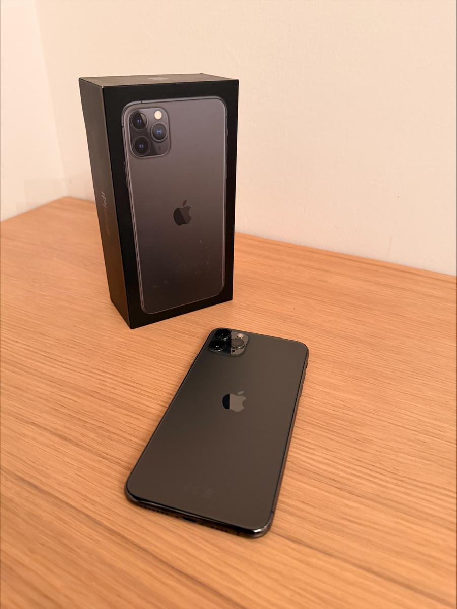 iPhone 11 pro Max?d=2026-02-21 00:41:02