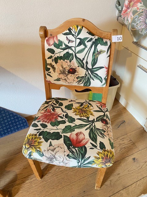 2 Holzsessel gepolstern bunt?d=2026-02-28 01:06:48