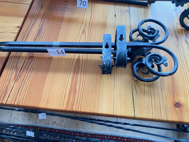 2 Handgeschmiedete Vorhangstangen 184