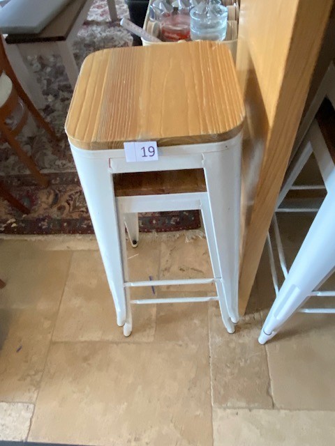 2 Barhocker Metal mit Holzsitz?d=2026-02-28 01:06:40