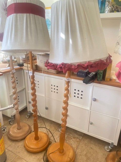 Gedrechselte Lampen 150  und Gro&szlig;e Lampenschirme 45-  55 Durchmesser h&ouml;henverstellbar?d=2026-02-28 01:06:38