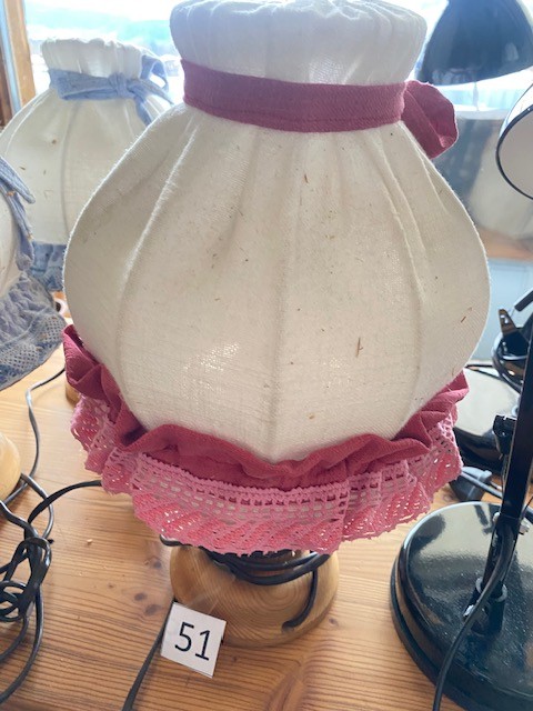 2 Gedrechselte Lampen Nachttisch mit Stoffschrim