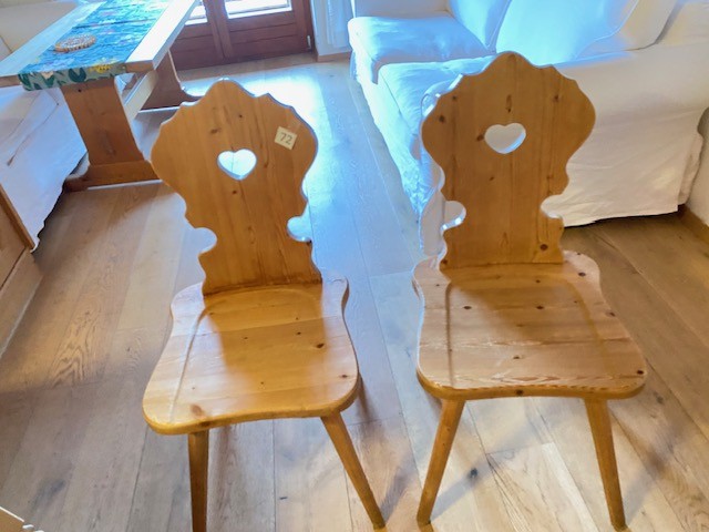 2 Holzsessel nicht gepolstert