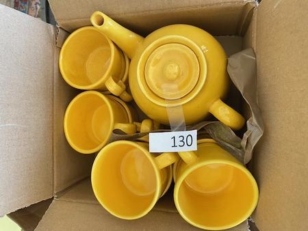 Gelbes Gmundner Keramik 10 Tassen, 1 gelbe Kanne mit 1 kleinen Milchkanne Gmundner Keramik