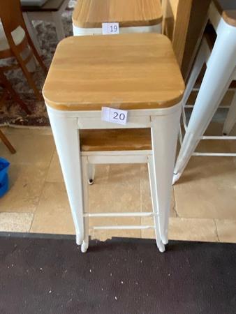 2 Barhocker Metal mit Holzsitz
