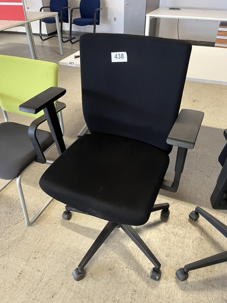 B&uuml;rodrehstuhl schwarz mit Armlehne?d=2026-03-04 01:38:19