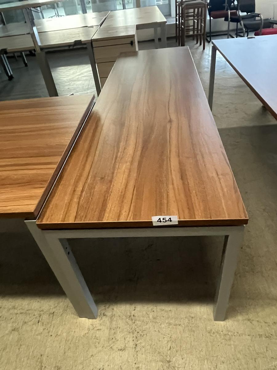 Neud&ouml;rfler Beistelltisch ca. 200/60 cm?d=2026-03-04 01:38:18