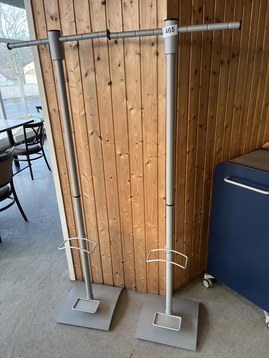 2 St&uuml;ck Garderobenst&auml;nder?d=2026-03-04 03:16:47