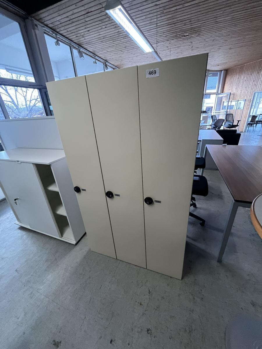 3-er Umkleidespind mit Zahlencode - Ausstellungsst&uuml;ck?d=2026-03-04 03:16:45