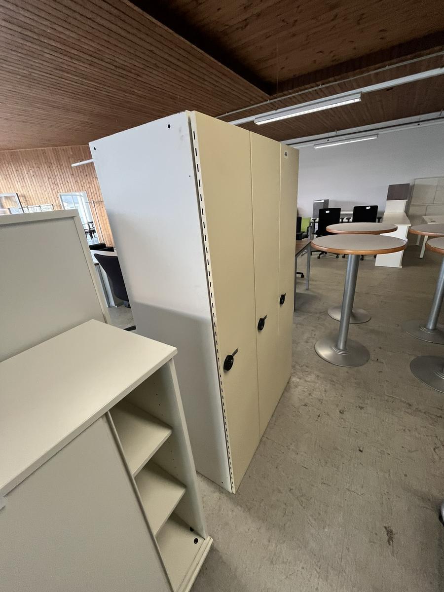 3-er Umkleidespind mit Zahlencode - Ausstellungsst&uuml;ck?d=2026-03-04 03:16:38