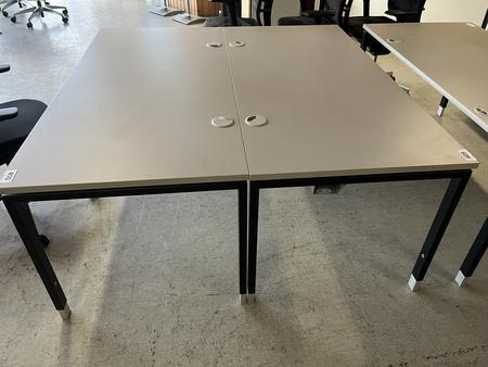 BENE Schreibtisch ca. 160/80 cm grau / Rahmen schwarz