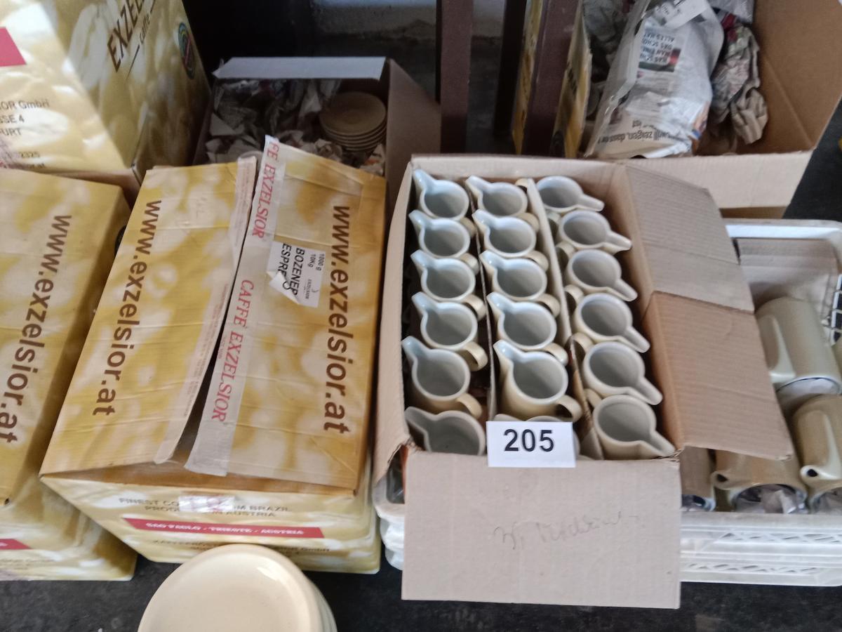 Gro&szlig;posten Kaffee- bzw. Teegeschirr, creme/wei&szlig;?d=2026-03-04 18:14:29