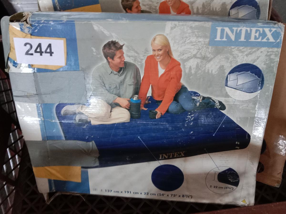 2 Stk. Intex Luftbetten, 137x191x22cm?d=2026-03-04 18:12:57