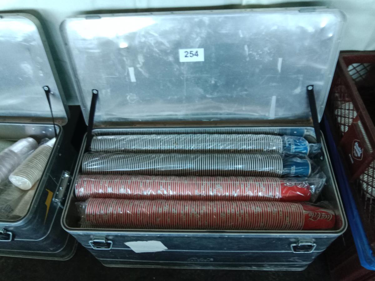 ca. 200 Stk. PAP Becher inkl. Alubox 75x35x40cm