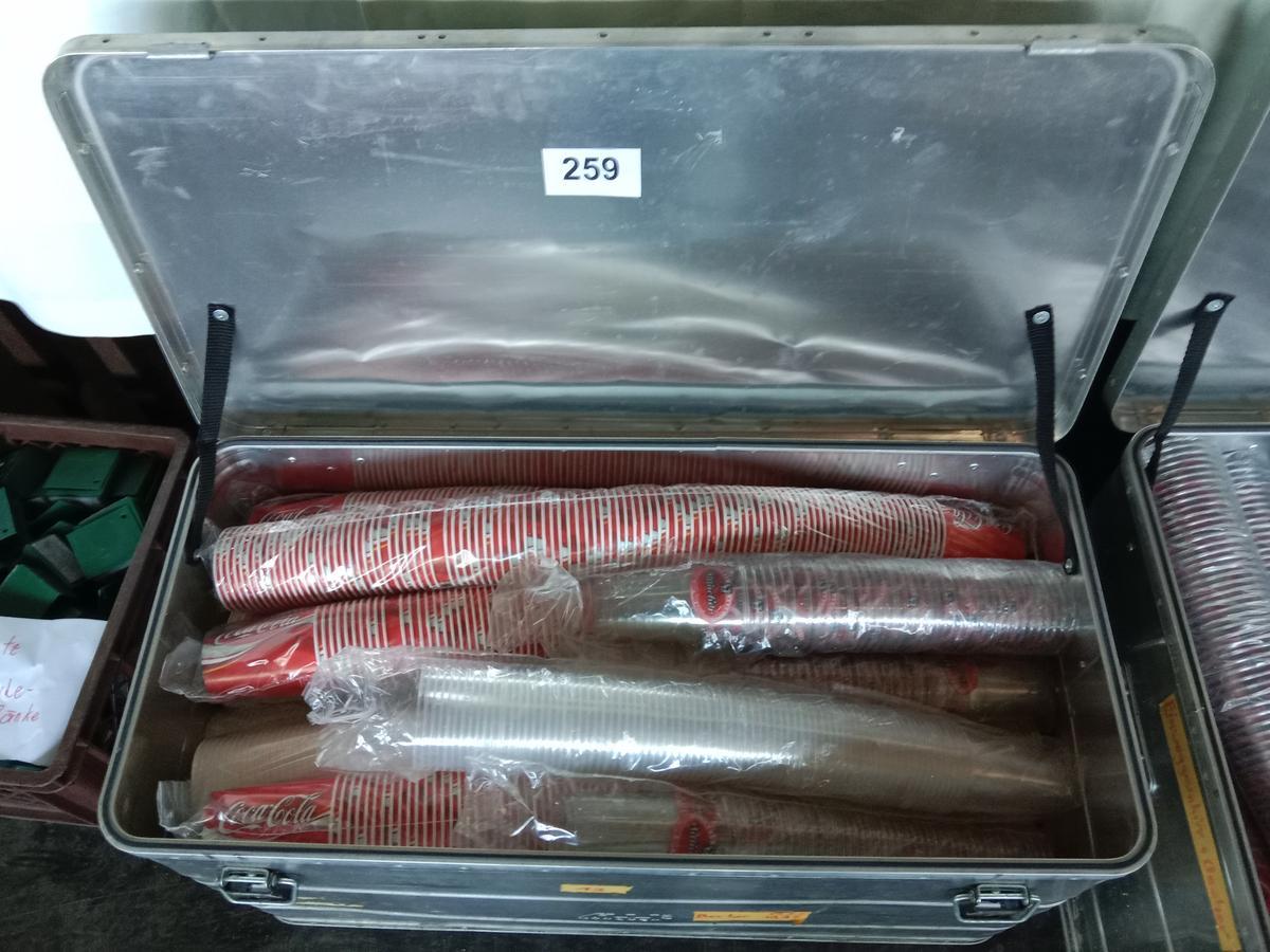 Gro&szlig;posten Plastikbecher inkl. Alubox 75x35x40cm?d=2026-03-04 18:14:04