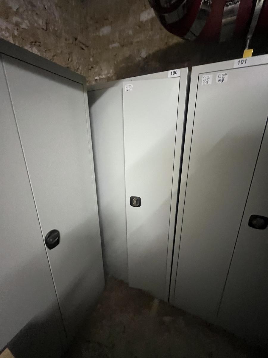 Metallschrank mit Doppelt&uuml;re, Breite 80cm, H&ouml;he 195cm, Tiefe 40cm?d=2026-03-09 22:30:51