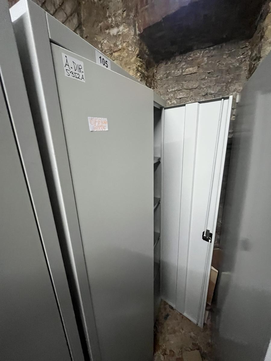 Metallschrank mit Doppelt&uuml;re, Breite 80cm, H&ouml;he 195cm, Tiefe 40cm?d=2026-03-09 22:30:47