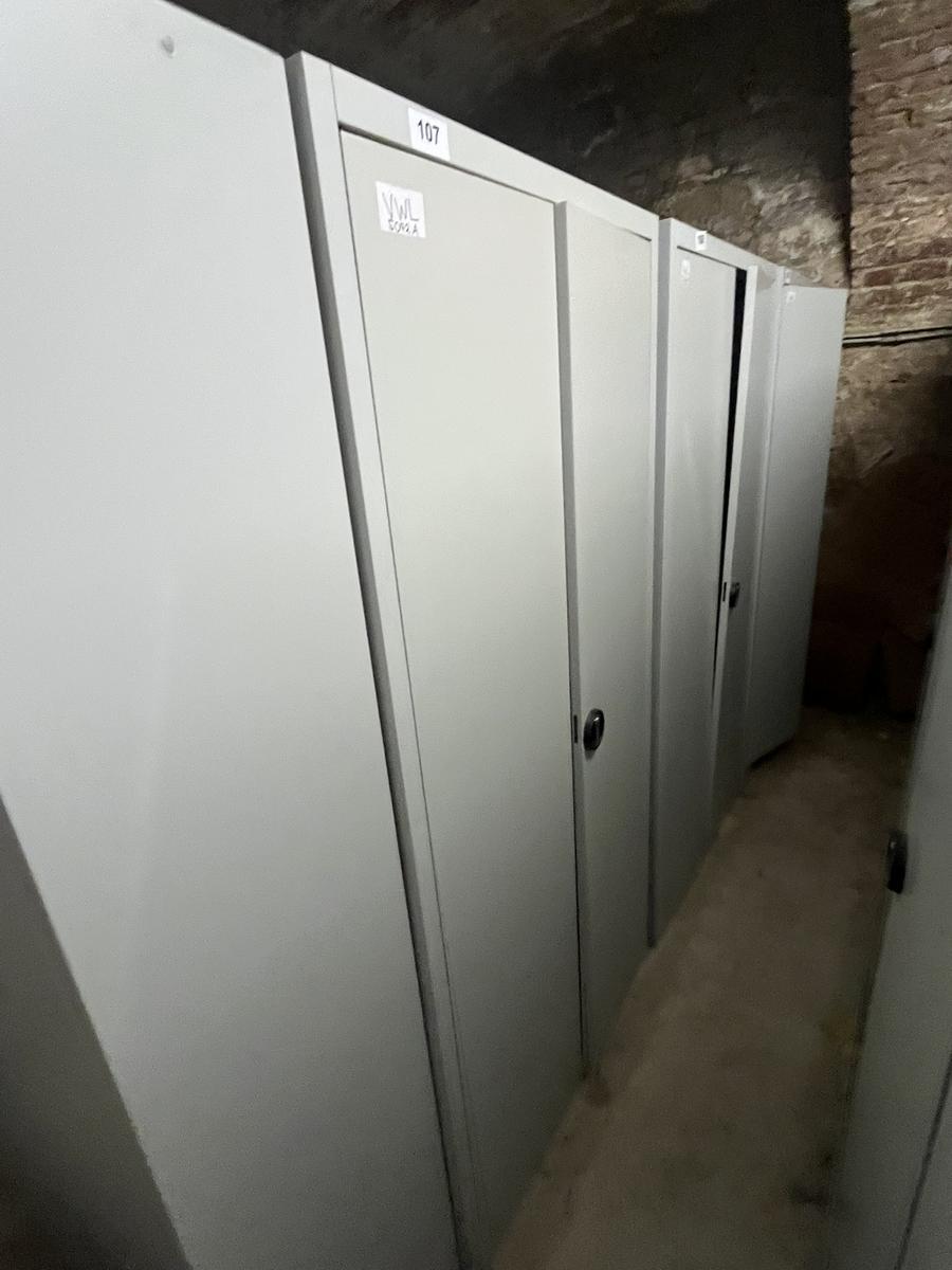 Metallschrank mit Doppelt&uuml;re, Breite 80cm, H&ouml;he 195cm, Tiefe 40cm?d=2026-03-09 22:30:36