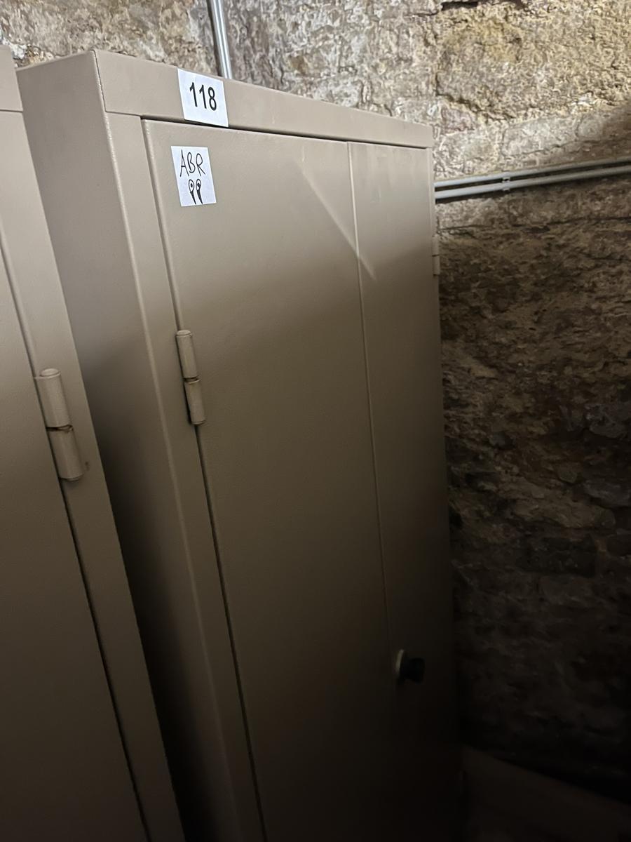 Metallschrank mit Doppelt&uuml;re, Breite 95cm, H&ouml;he 185cm, Tiefe 40cm?d=2026-03-09 22:30:49