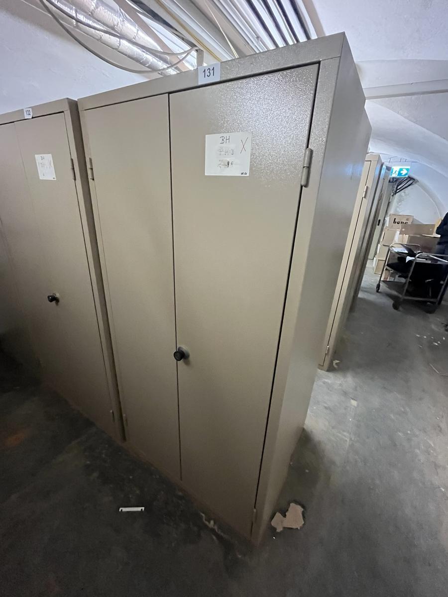 Metallschrank mit Doppelt&uuml;re, Breite 95cm, H&ouml;he 185cm, Tiefe 40cm?d=2026-03-09 22:31:15