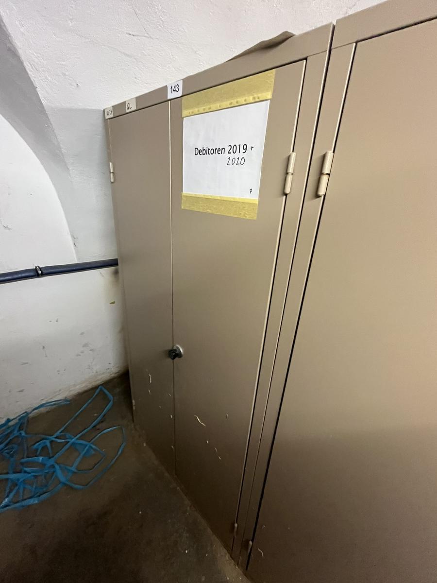 Metallschrank mit Doppelt&uuml;re, Breite 95cm, H&ouml;he 185cm, Tiefe 40cm?d=2026-03-09 22:30:33