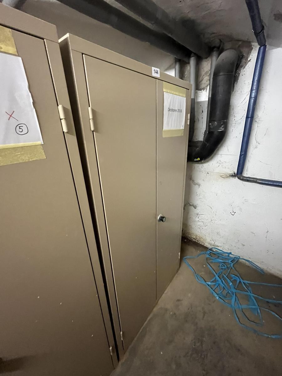 Metallschrank mit Doppelt&uuml;re, Breite 95cm, H&ouml;he 185cm, Tiefe 40cm?d=2026-03-09 22:32:17