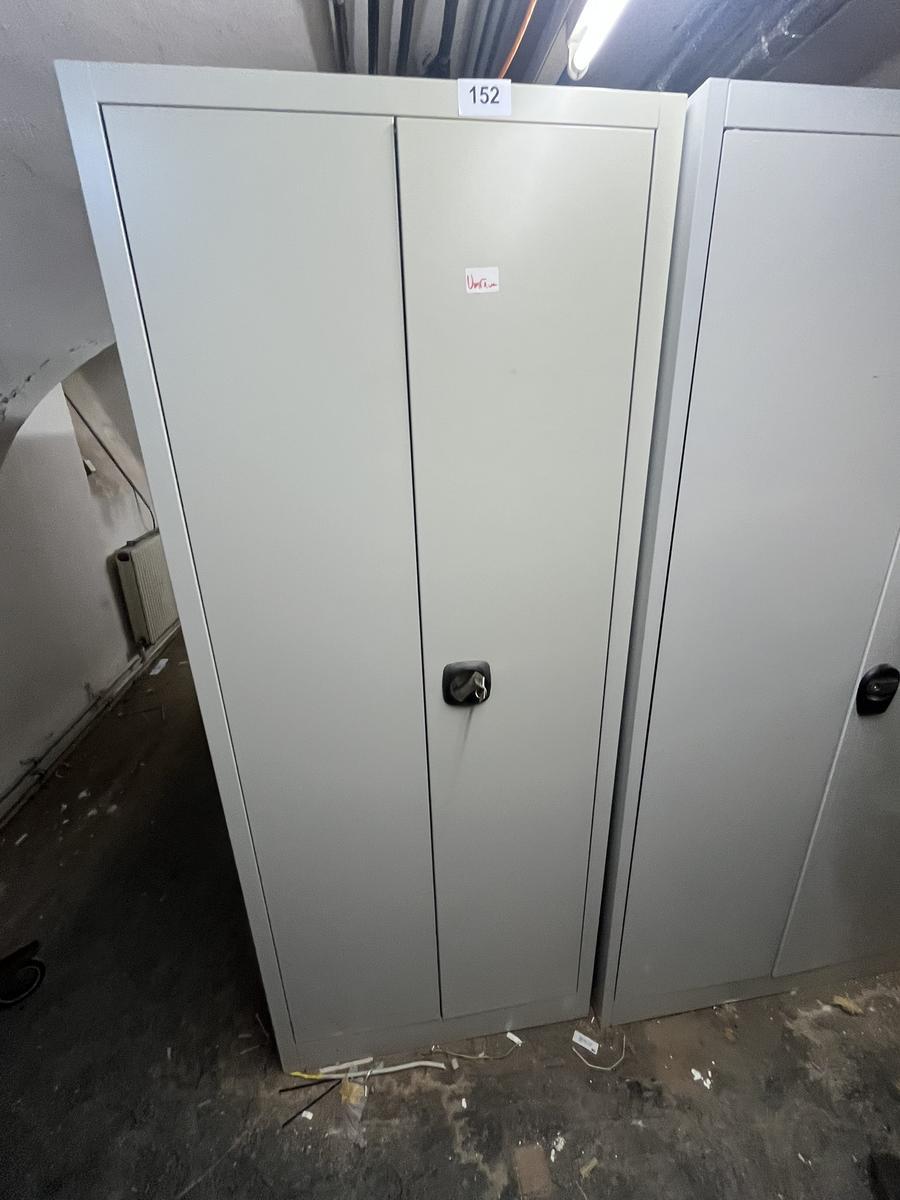 Metallschrank mit Doppelt&uuml;re, Breite 80cm, H&ouml;he 195cm, Tiefe 40cm?d=2026-03-09 22:30:47