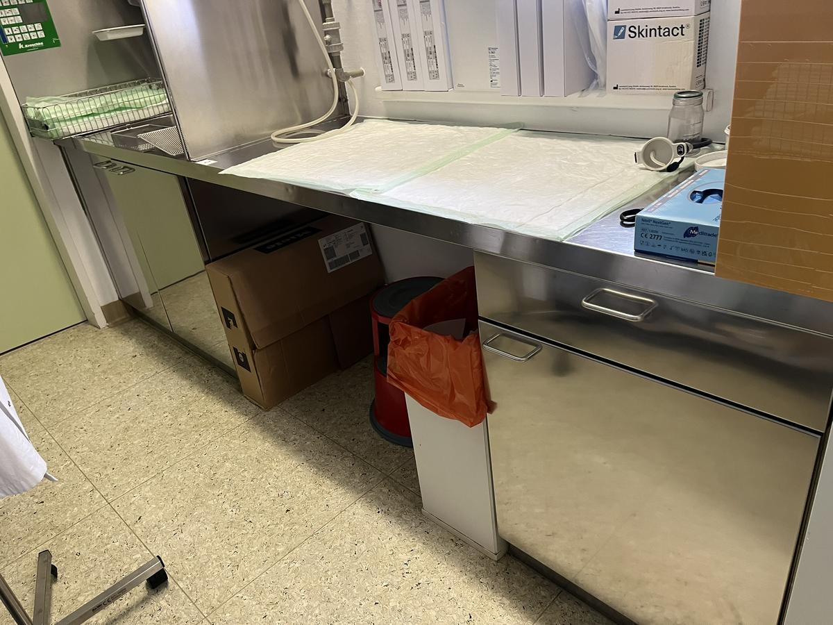 Kiefer Sp&uuml;ltischverbau, mit Unterbauschrank, 3fl&uuml;gelig, ca. 295x60cm?d=2026-03-09 21:06:47