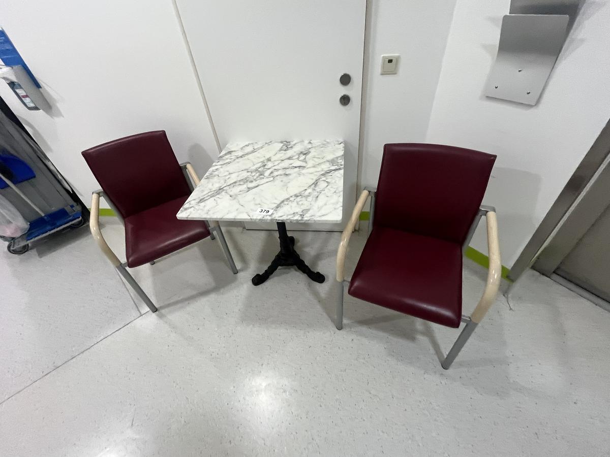 Besuchertisch ca. 70/70 cm mit 2 St&uuml;hlen?d=2026-03-09 22:23:52