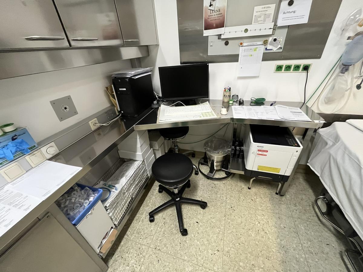 Kiefer Edelstahlarbeitstisch, 150x50cm - 270cm (36cm)?d=2026-03-09 21:07:52