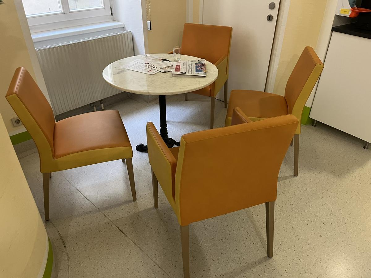 Besuchertisch DM 80cm, Steinplatte, inkl. 4 St&uuml;hle?d=2026-03-09 21:07:21