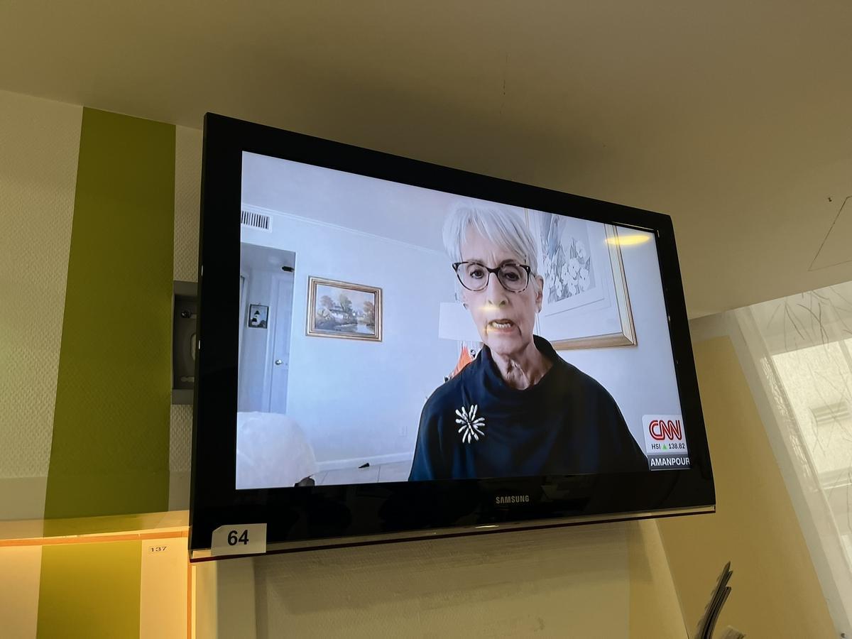 Samsung TV Ger&auml;t, mit Wandhalterung, Diagonale 100cm?d=2026-03-09 22:30:47