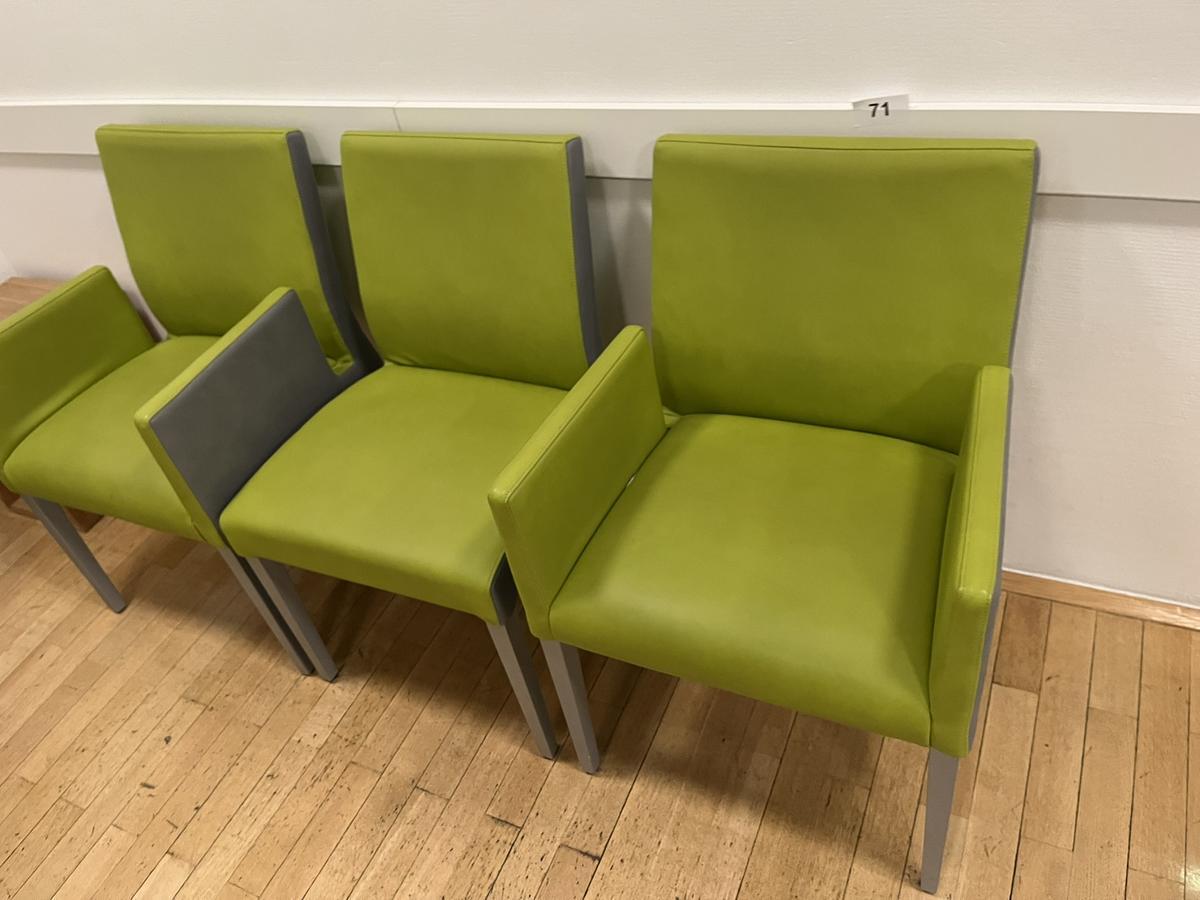 22 Stk. Besucherst&uuml;hle, mit und ohne Armlehnen, gr&uuml;n?d=2026-03-09 22:31:18