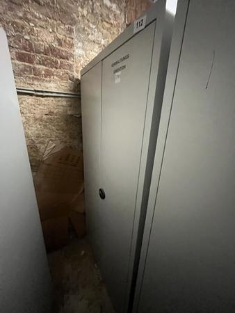 Metallschrank mit Doppelt�re, Breite 80cm, H�he 195cm, Tiefe 40cm