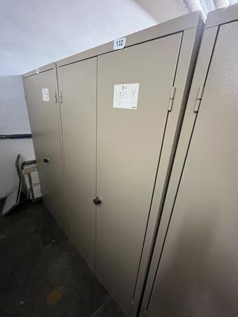 Metallschrank mit Doppelt�re, Breite 95cm, H�he 185cm, Tiefe 40cm