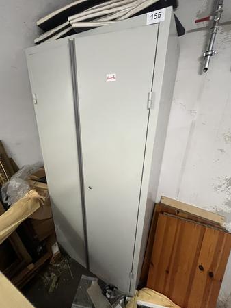 Metallschrank mit Doppelt�re, Breite 80cm, H�he 195cm, Tiefe 40cm