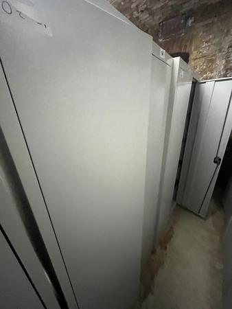 Metallschrank mit Doppelt�re, Breite 80cm, H�he 195cm, Tiefe 40cm