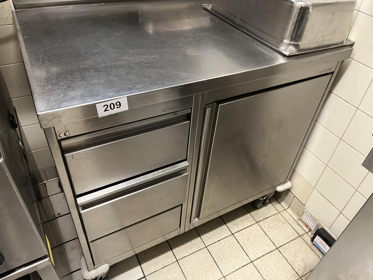 Edelstahl Arbeitstisch mit Rollen 3 Laden und 1 Fl&uuml;gelt&uuml;re ca.100/70/90 cm?d=2026-03-09 21:14:00