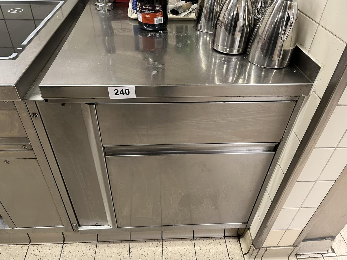 Edelstahl Arbeitstisch mit Wasserhahn  70/70/90 cm?d=2026-03-09 21:07:56