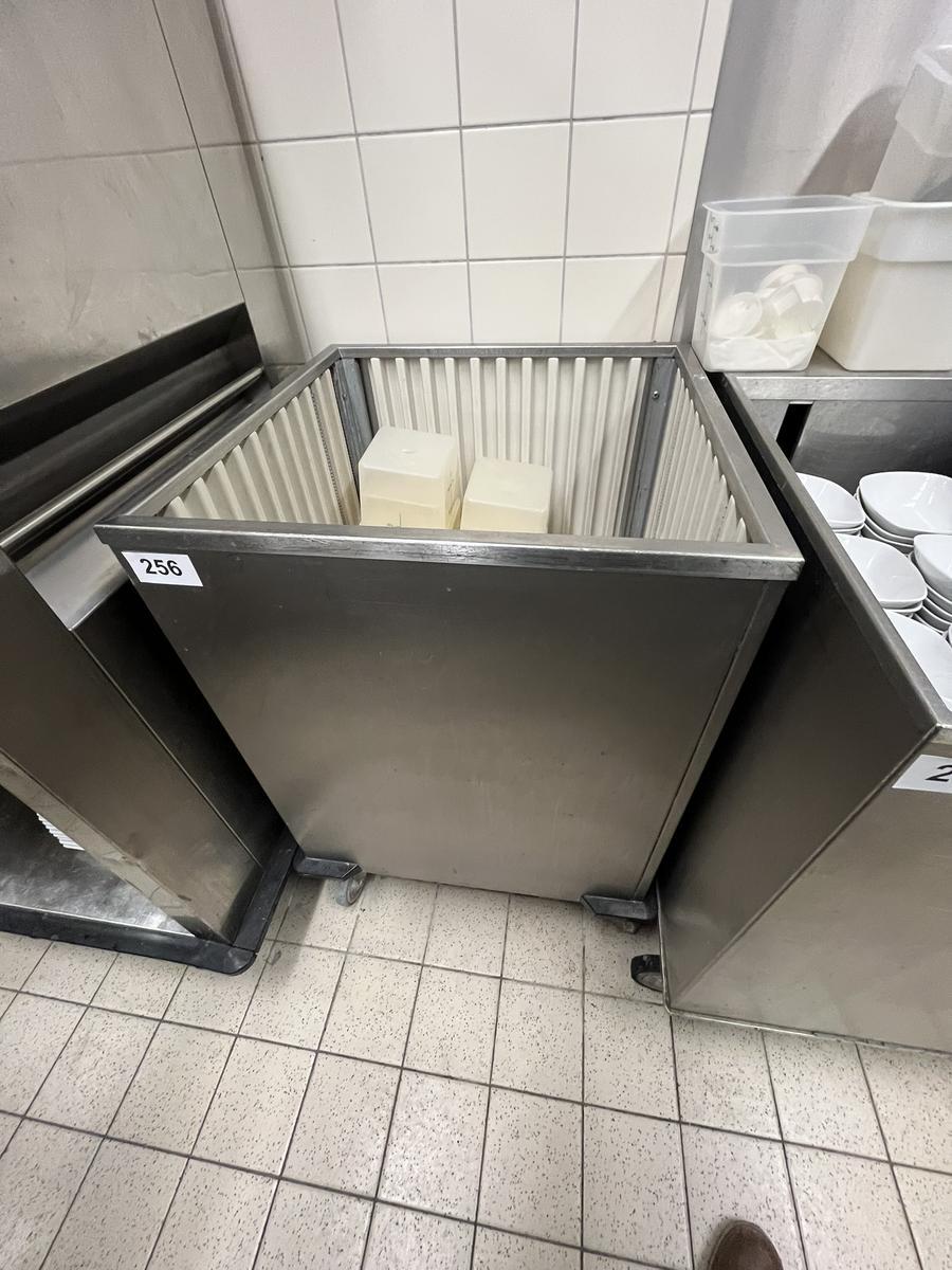 Tablettstapler 60/60/90 cm?d=2026-03-09 21:07:57