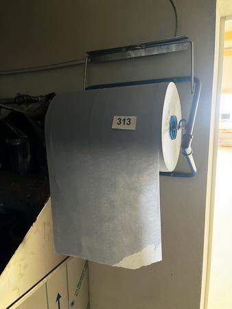 Putzpapierrolle samt Abrollger�t