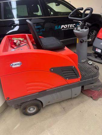 HAKO Sweepaster P900 Aufsitz Kehrmaschine, Benzin, ca. 70 Betriebsstunden