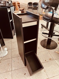 Beistelltisch f&uuml;r Spielautomat, schwarz, ca. H&ouml;he 93cm, L&auml;nge 27cm, Tiefe 40cm?d=2026-03-10 14:32:07
