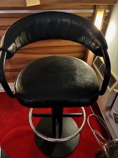 4 Stk. Barhocker mit Fu&szlig;st&uuml;tzen?d=2026-03-10 14:27:48