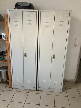 Meitall-Spind, mit Fl�gelt�ren, ca. H�he 180cm, L�nge 60cm, Breite 49 cm