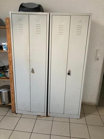 Meitall-Spind, mit Fl�gelt�ren, ca. H�he 180cm, L�nge 60cm, Breite 49 cm