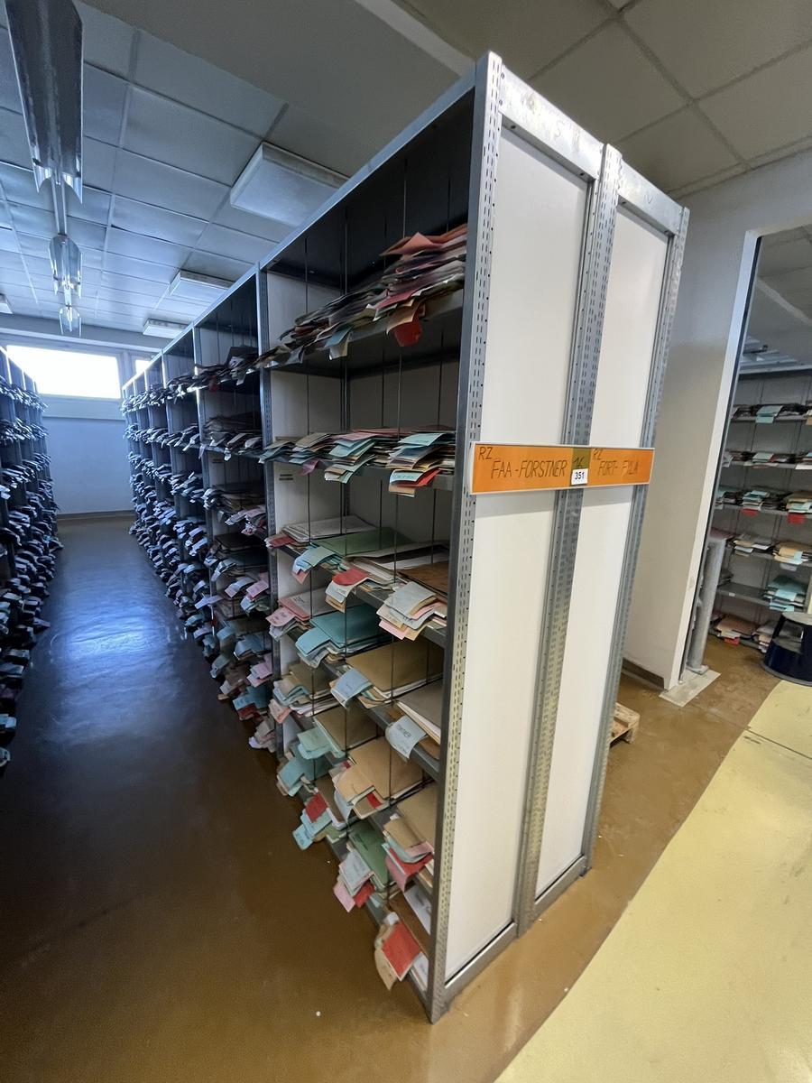 8.4 Laufmeter Doppelregale 40/40 breit, 225 cm hoch 6 Fachebene