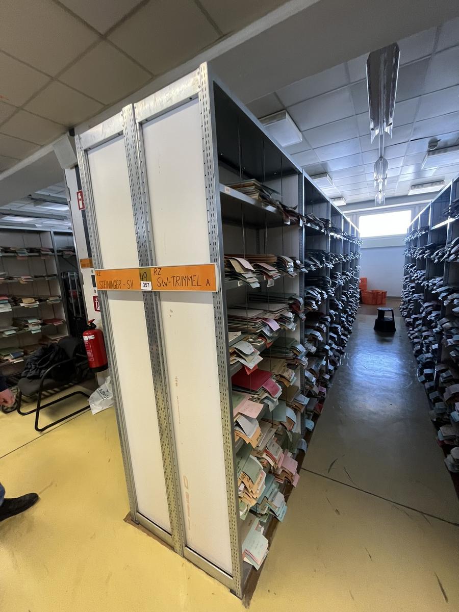 8.4 Laufmeter Doppelregale 40/40 breit, 225 cm hoch 6 Fachebene