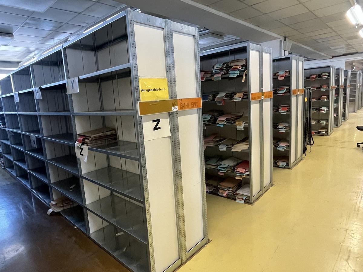 8.4 Laufmeter Doppelregale 40/40 breit, 225 cm hoch 6 Fachebene?d=2026-03-10 22:40:42